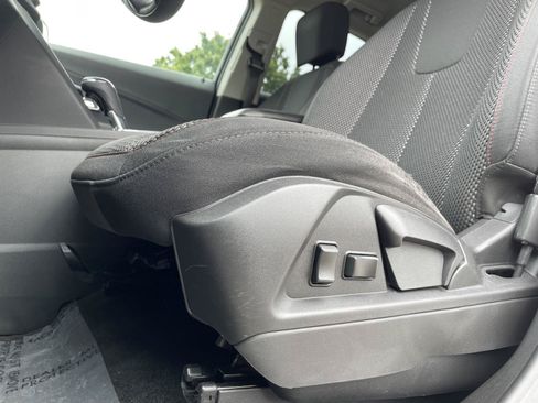 Used 2017 Chevrolet Equinox LT FWD image 21