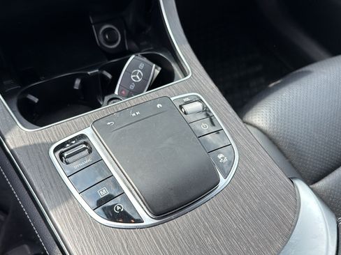 Used 2020 Mercedes-Benz GLC 300 4MATIC image 37