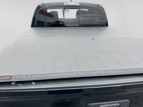 Used 2017 Toyota Tacoma TRD Off-Road w/ Tow Package (A/T) AWD/4WD image 19