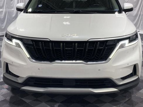 Used 2022 Kia Carnival EX image 29