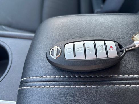 Used 2025 Nissan Altima 2.5 SV FWD image 24