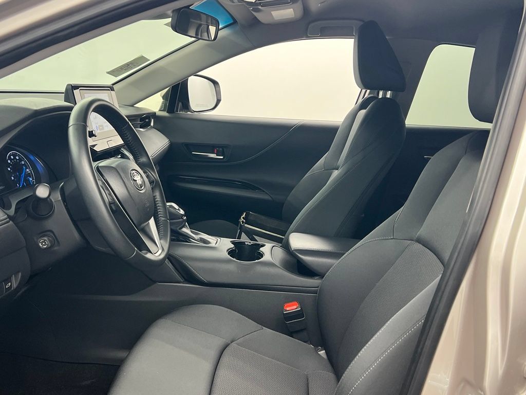 Certified 2024 Toyota Venza LE AWD/4WD image 8