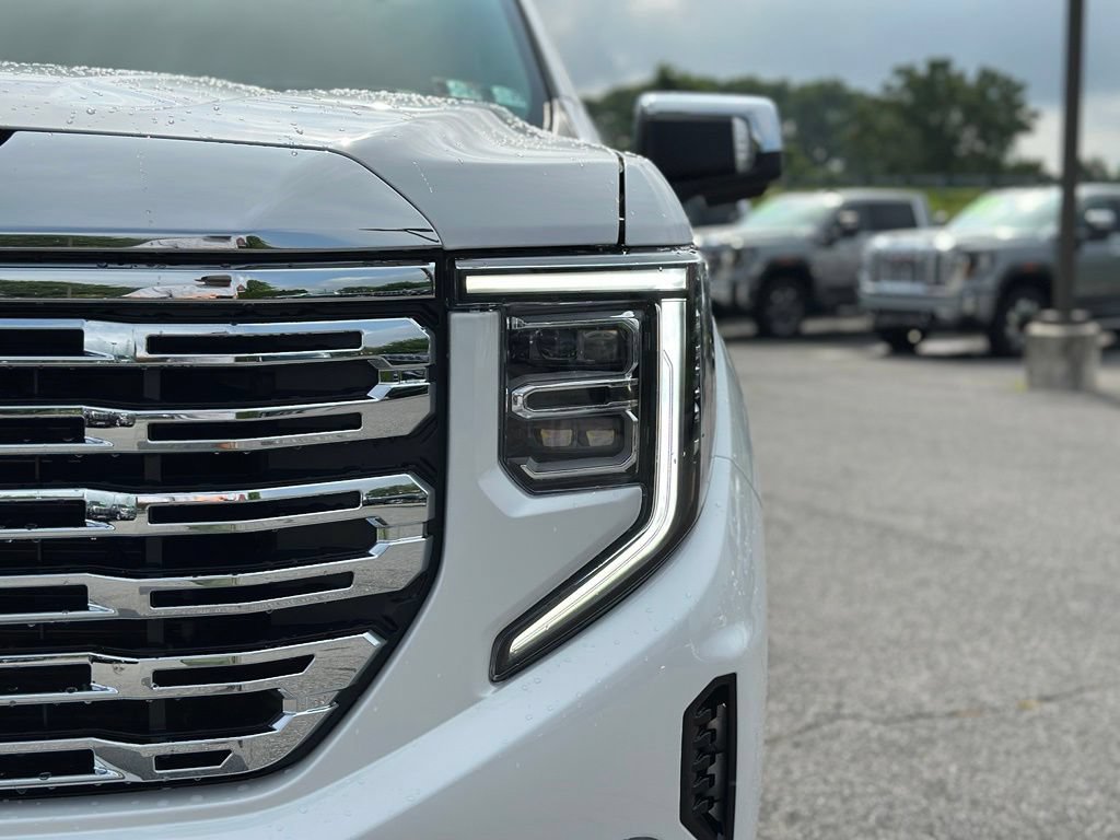 Used 2025 GMC Sierra 1500 Denali w/ Denali Reserve Package AWD/4WD image 40