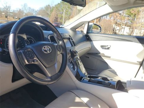 Used 2013 Toyota Venza XLE image 13