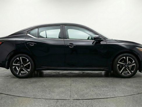 Used 2025 Nissan Sentra SV image 8