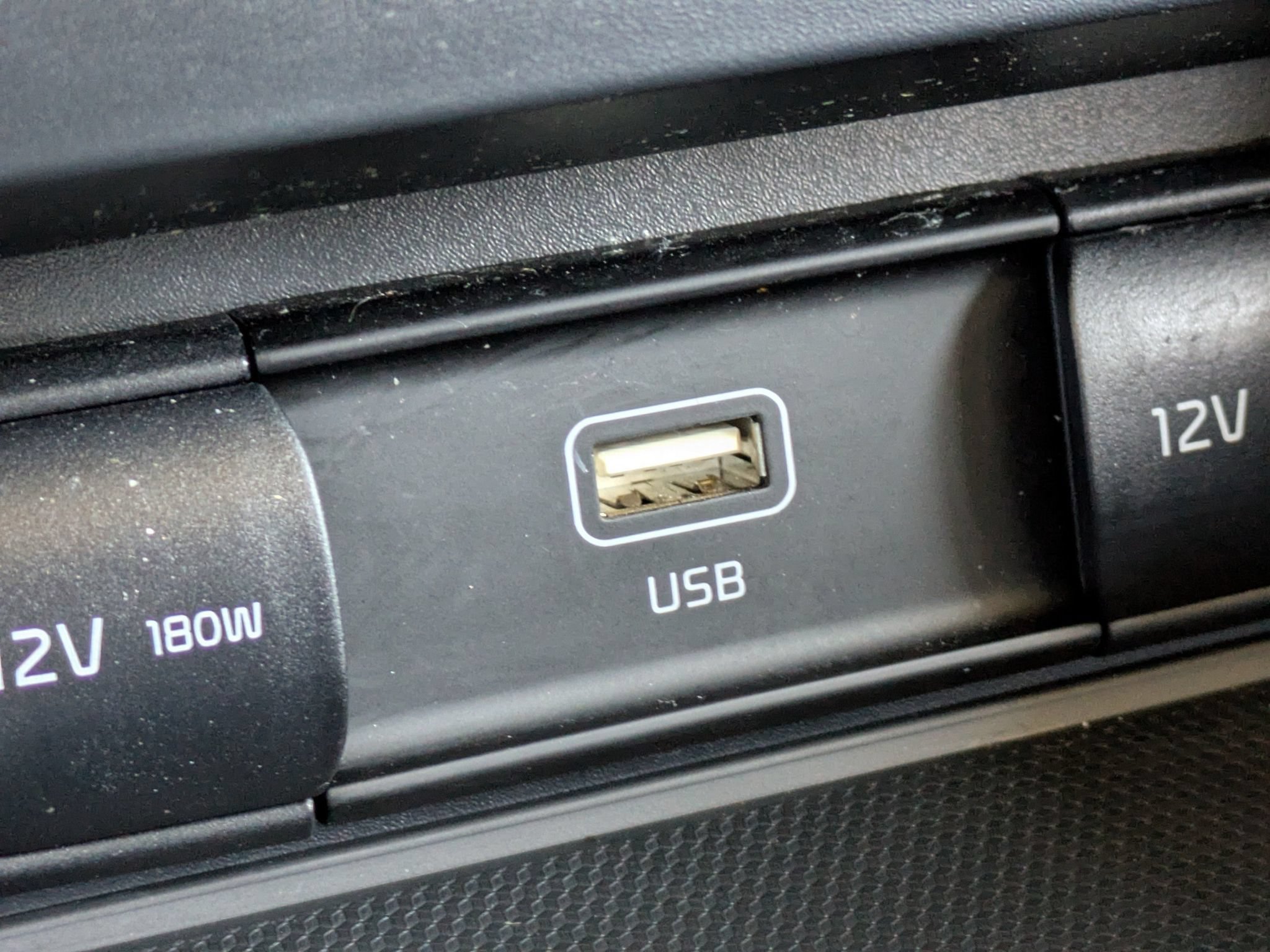 Used 2025 Kia Soul LX w/ LX Technology Package FWD image 22