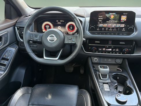 Used 2021 Nissan Rogue Platinum AWD/4WD image 9