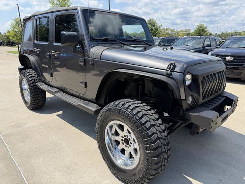 Used 2016 Jeep Wrangler Unlimited Sport w/ Quick Order Package 24S AWD/4WD image 3