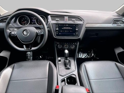 Used 2021 Volkswagen Tiguan SE FWD image 16