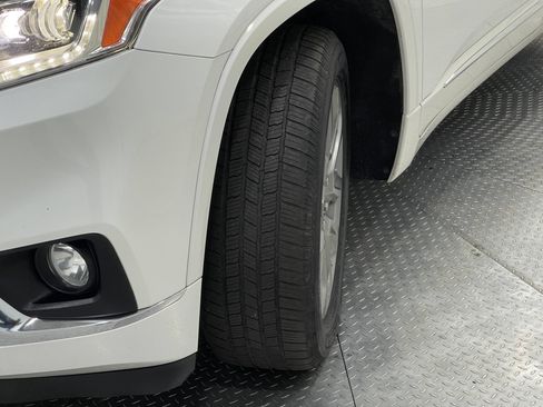 Used 2019 Chevrolet Traverse Premier w/ LPO, Floor Liner Package AWD/4WD image 38