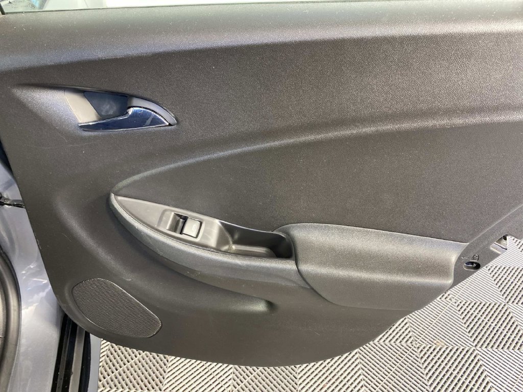 Used 2018 Chevrolet Volt LT FWD image 24