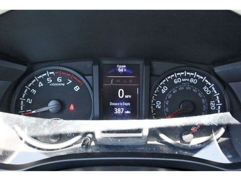Used 2022 Toyota Tacoma SR AWD/4WD image 8