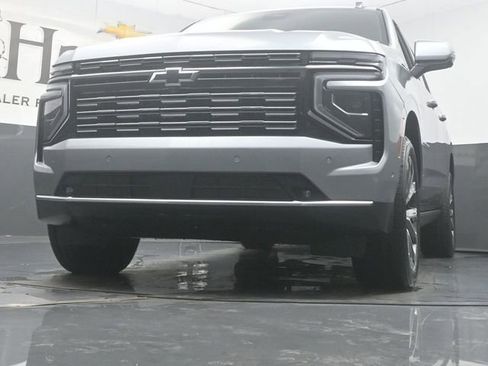 New 2026 Chevrolet Suburban High Country AWD/4WD image 4