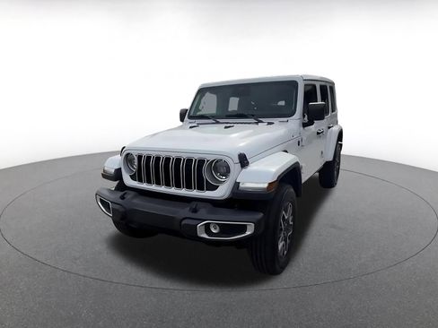 Used 2025 Jeep Wrangler Unlimited Sahara AWD/4WD image 6