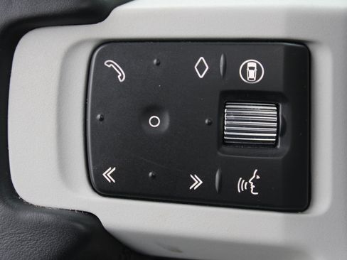 Used 2024 Land Rover Defender 110 S image 20