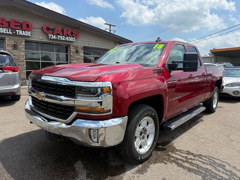 Used 2018 Chevrolet Silverado 1500 LT w/ All Star Edition AWD/4WD image 3