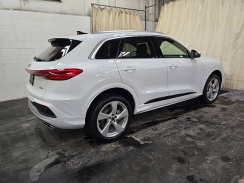 Used 2025 Audi Q5 Premium Plus w/ Premium Plus AWD/4WD image 6