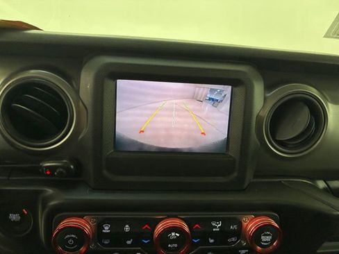 Used 2022 Jeep Wrangler Sport AWD/4WD image 27