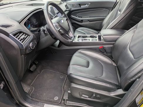 Used 2022 Ford Edge Titanium image 10