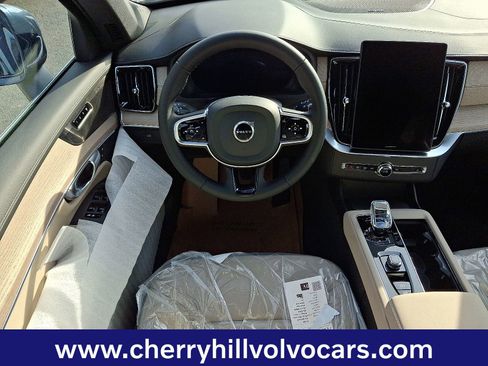 New 2026 Volvo XC90 B6 Plus w/ Protection Package Premier image 7