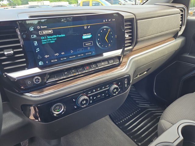 Used 2023 Chevrolet Silverado 1500 LT AWD/4WD image 23