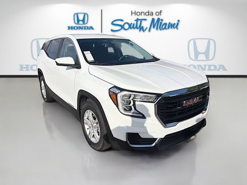 Used 2024 GMC Terrain SLE FWD image 1