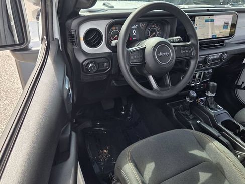 Used 2026 Jeep Wrangler Sport AWD/4WD image 16