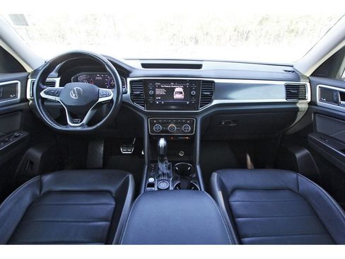 Used 2022 Volkswagen Atlas SEL Premium image 13