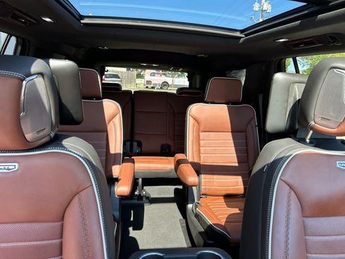 Used 2023 GMC Yukon Denali Ultimate AWD/4WD image 52