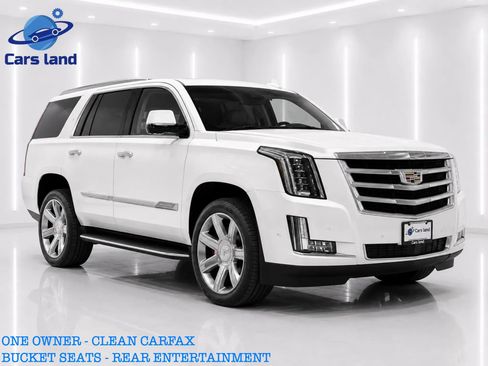 Used 2017 Cadillac Escalade Luxury RWD image 1
