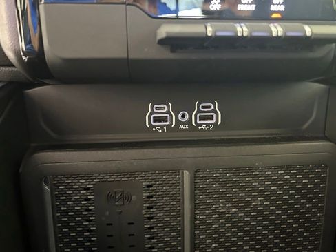 Used 2025 RAM 1500 Big Horn RWD image 48