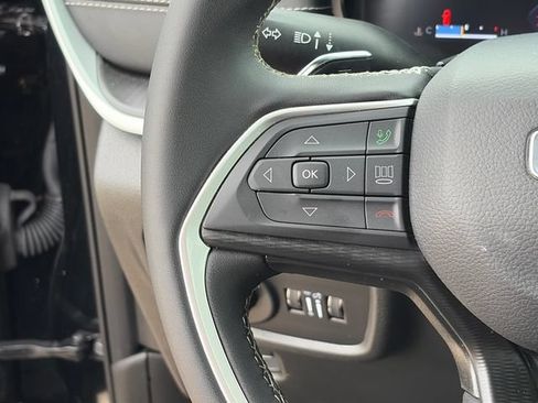 Used 2024 Jeep Grand Cherokee Laredo RWD image 22