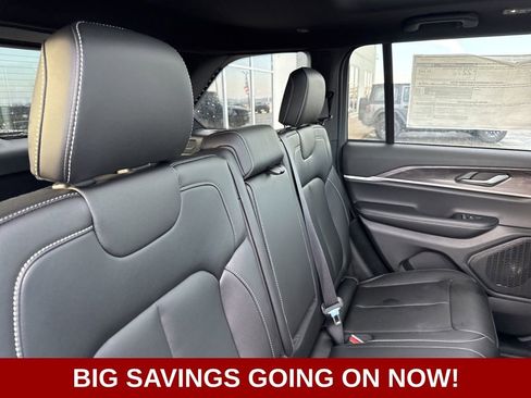 New 2025 Jeep Grand Cherokee Limited w/ Black Appearance Package image 49