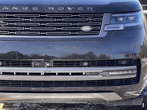 Used 2023 Land Rover Range Rover SE image 8