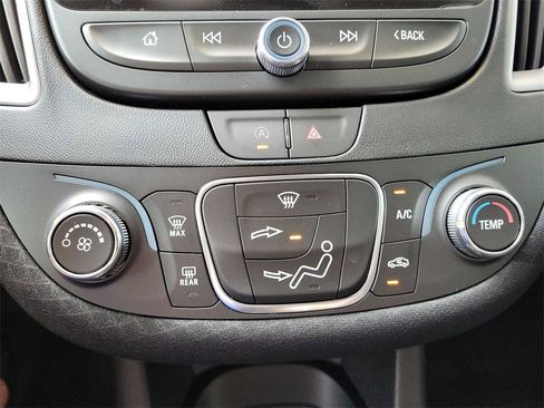 New 2025 Chevrolet Malibu LS image 17