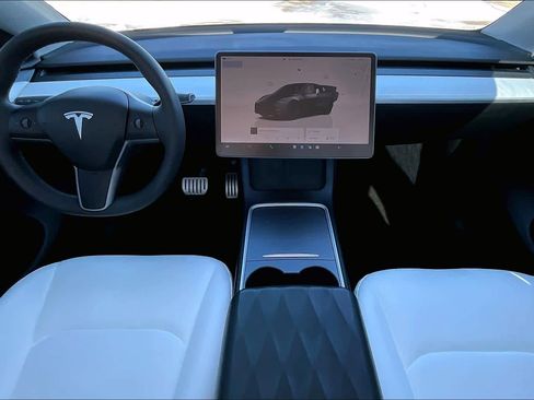 Used 2024 Tesla Model Y Performance image 16