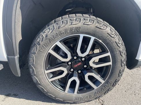 Used 2022 GMC Sierra 1500 AT4 w/ AT4 Preferred Package image 33