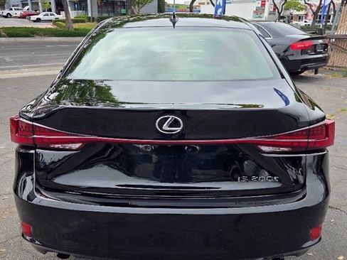 Used 2016 Lexus IS 200t w/ F Sport Package RWD image 11