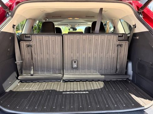 Used 2022 Toyota Highlander Limited AWD/4WD image 12