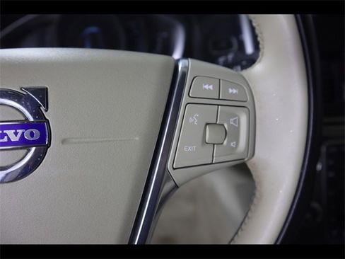 Used 2015 Volvo XC60 T5 Platinum image 24