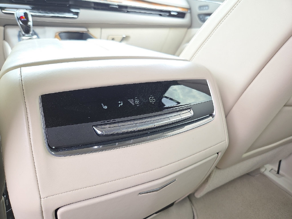 Used 2021 Cadillac Escalade Premium Luxury Platinum AWD/4WD image 13