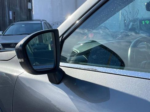 Certified 2023 Nissan Pathfinder SL w/ Lighting Package (N92) image 27