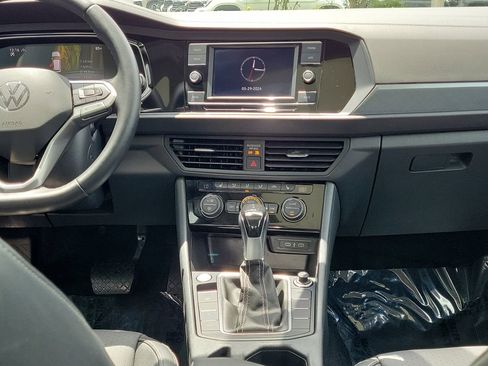 Used 2024 Volkswagen Jetta SE w/ Panoramic Sunroof Package FWD image 15