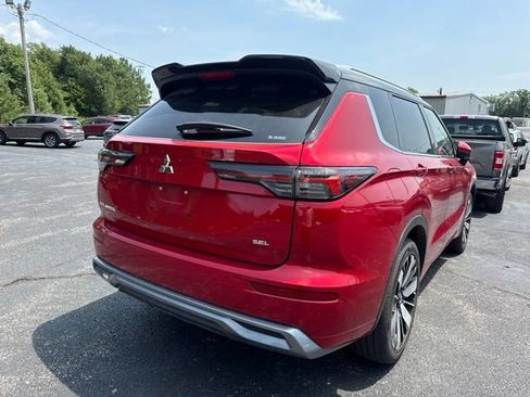 Used 2026 Mitsubishi Outlander SEL AWD/4WD image 2
