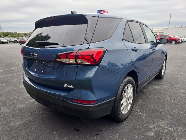 Used 2024 Chevrolet Equinox LS w/ LS Convenience Package FWD image 3