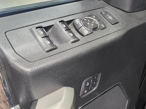 Used 2019 Ford F250 Lariat w/ Lariat Ultimate Package AWD/4WD image 14