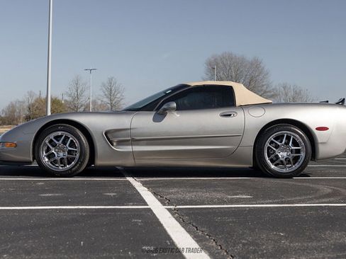 Used 1999 Chevrolet Corvette Convertible w/ Memory Pkg image 17
