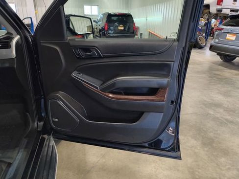 Used 2015 GMC Yukon XL SLT w/ HD Trailering Package image 28