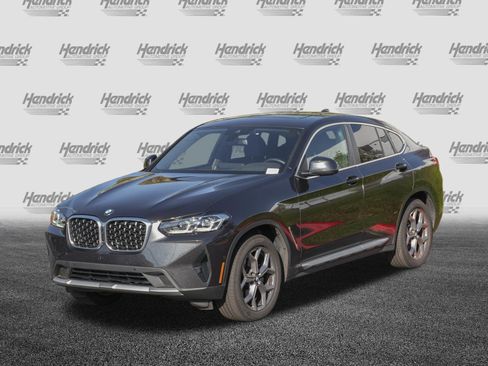 Certified 2025 BMW X4 xDrive30i image 5