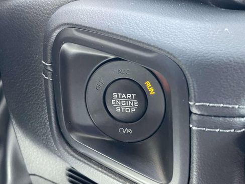Used 2024 Jeep Wrangler Unlimited Sahara w/ Technology Group AWD/4WD image 23